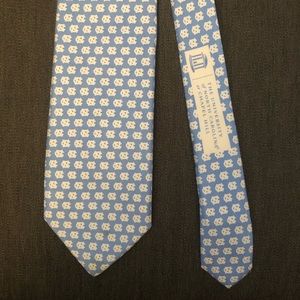 Vineyard Vines silk UNC tie